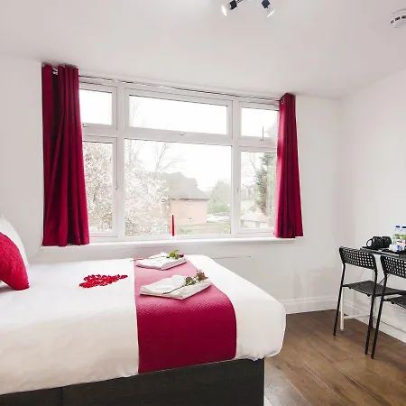 Hotel Wembley Park 3*