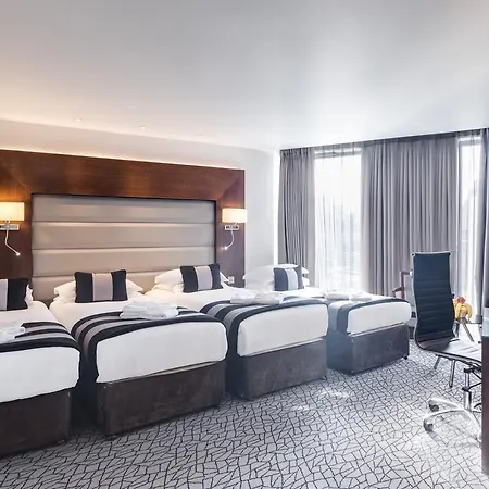 Hotel Park Grand Heathrow 4*