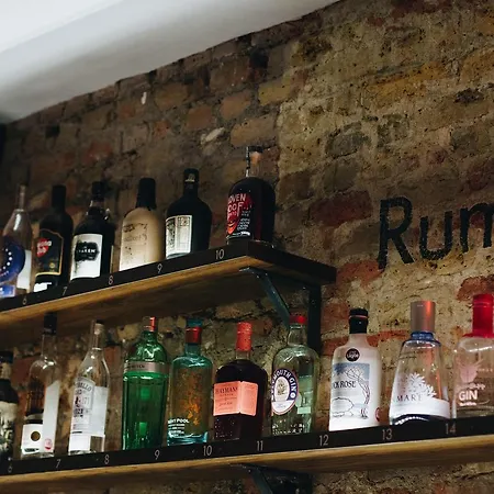 Publove @ The Crown, Battersea Hostel London