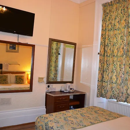 Falcon Hotel