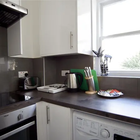 Ifield Road By Mayfair Apartment