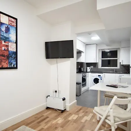 Ifield Road By Mayfair Apartment *