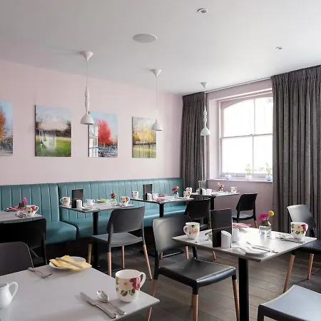 Signature Townhouse Hyde Park Hotel