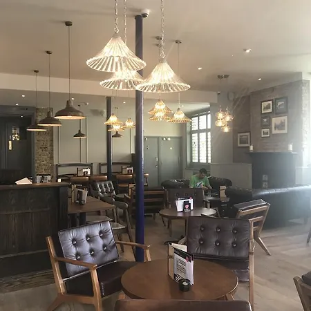 Hostel Publove @ The Crown, Battersea *