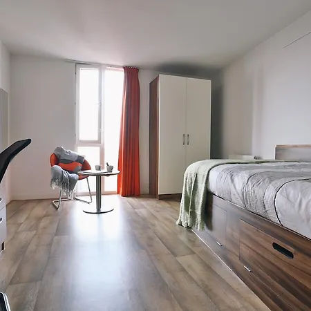 Hostel Hashtag Shoreditch- Students & Teachers Only