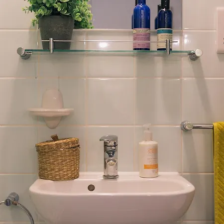 Hostel Hashtag Shoreditch- Students & Teachers Only London
