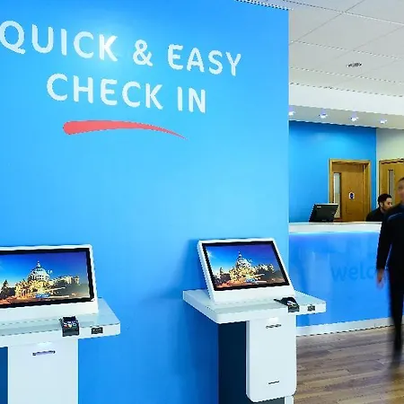 Travelodge Central City Road Отель 3*