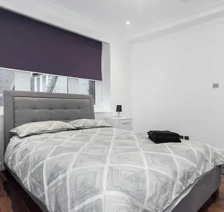 Fleet Street 3 *
