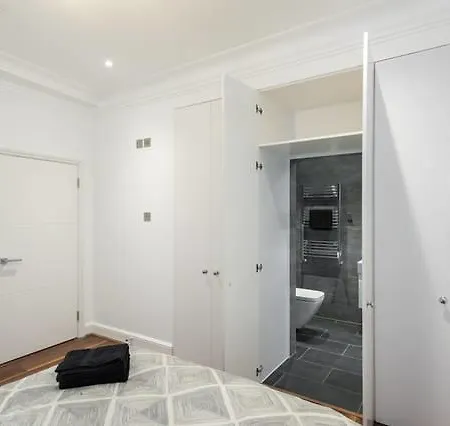 Apartment Fleet Street 3 *