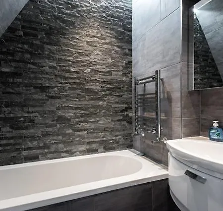 Apartment Fleet Street 4 *