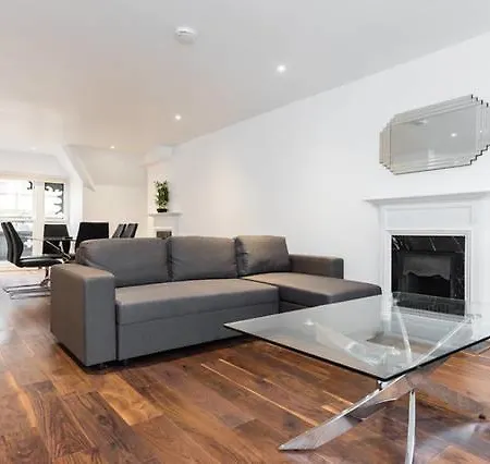 Fleet Street 4 * London