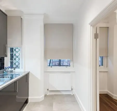 Fleet Street 3 Apartment
