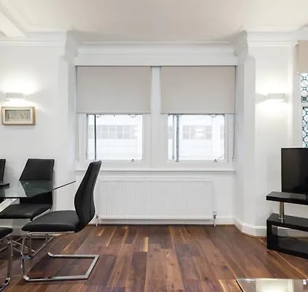 Fleet Street 3 *