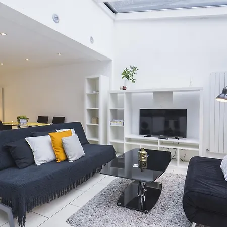 York Way Spacious Apartment London