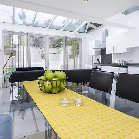 York Way Spacious Apartment *