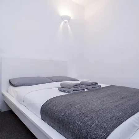 York Way Spacious Apartment