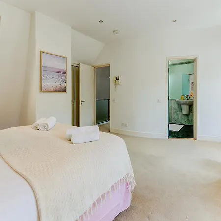 Stanhope Mews London