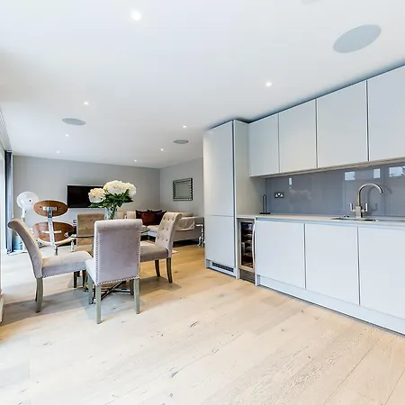 Lux St Park Free Wifi By Aparts Apartment London