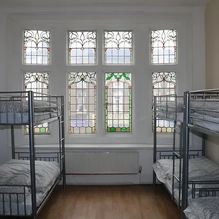 Hostel Boleyn Bunkhouse And Bar
