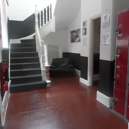 Hostel Boleyn Bunkhouse And Bar
