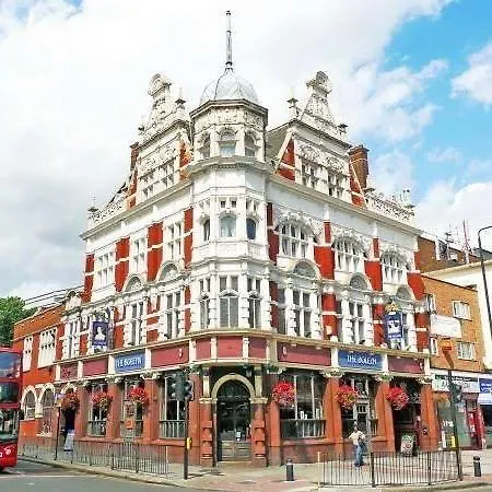 Hostel Boleyn Bunkhouse And Bar *