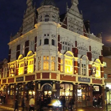Hostel Boleyn Bunkhouse And Bar London