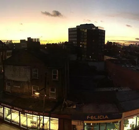 Boleyn Bunkhouse And Bar *
