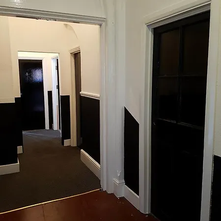 Hostel Boleyn Bunkhouse And Bar London