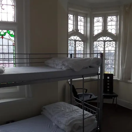 Boleyn Bunkhouse And Bar