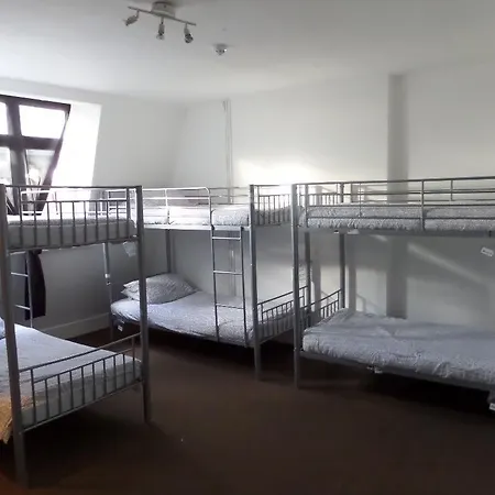 Boleyn Bunkhouse And Bar Hostel *