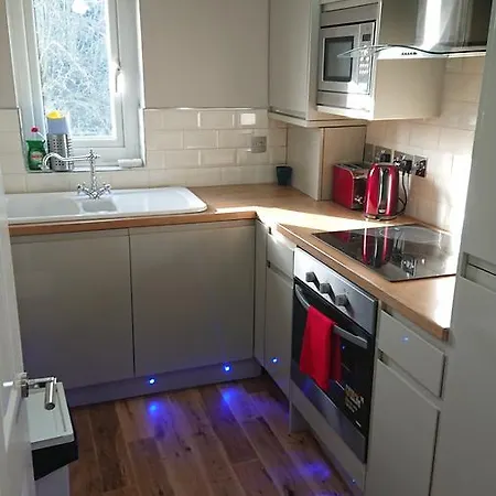 Sutton Place Apartment Croydon