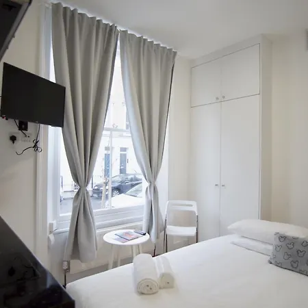 Ifield Road By Mayfair Apartment
