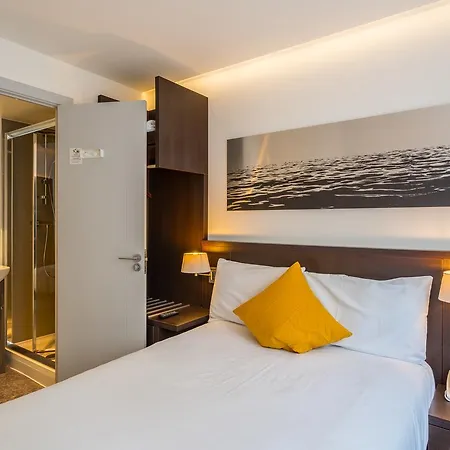 Pelican And Hotel 3*