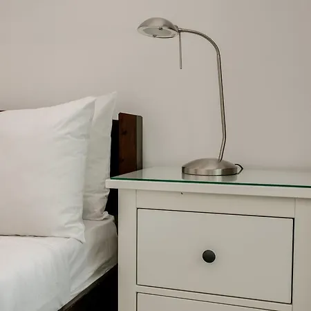 Modern 1 Bedroom Flat In Wandsworth Apartment *