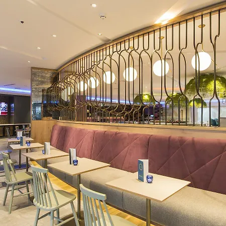 Hotel Novotel London Heathrow Airport T1 T2 And T3 4*
