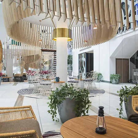 Novotel London Heathrow Airport T1 T2 And T3 Hotel 4*