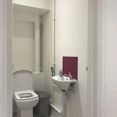 ホステル Bowden Court