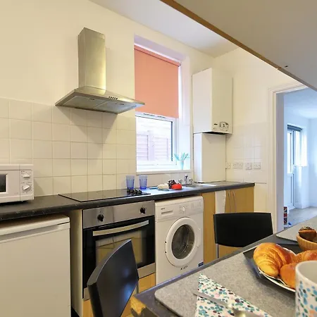 Willesden Short Let London * Wembley