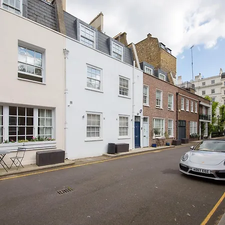 Stanhope Mews Apartment