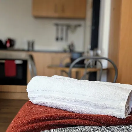 Apartment Holland Park Lifestyle