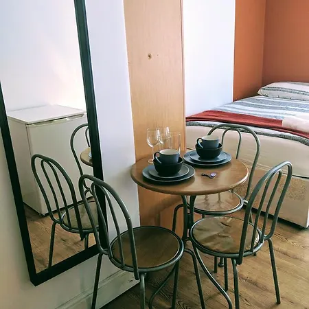 Holland Park Lifestyle Apartment *