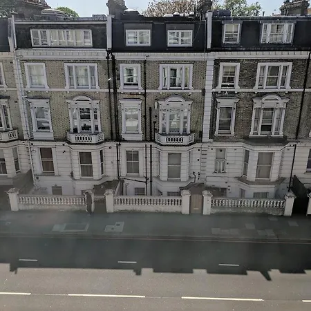 Holland Park Lifestyle