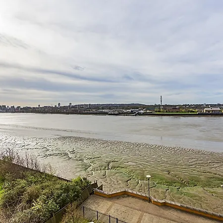 Apartment Wards Wharf Approach