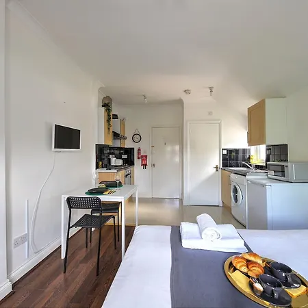 Willesden Short Let London * Wembley