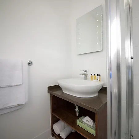 Hotel The Crown & Greyhound By Innkeeper's Collection 4*