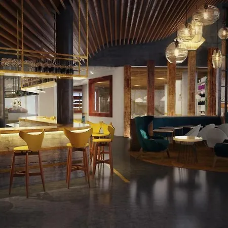 Lincoln Plaza Apartment