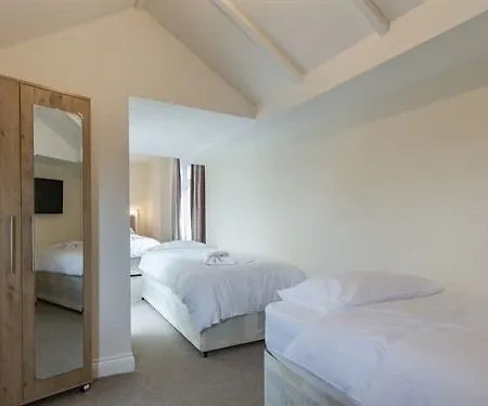 Acton Hill Guest house 2*