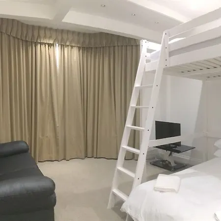 Acton Hill Guest house Ealing