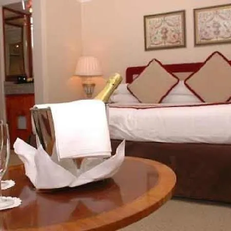 فندق Park Lane Mews 4*