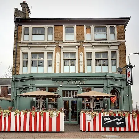 Publove @ The Crown, Battersea London